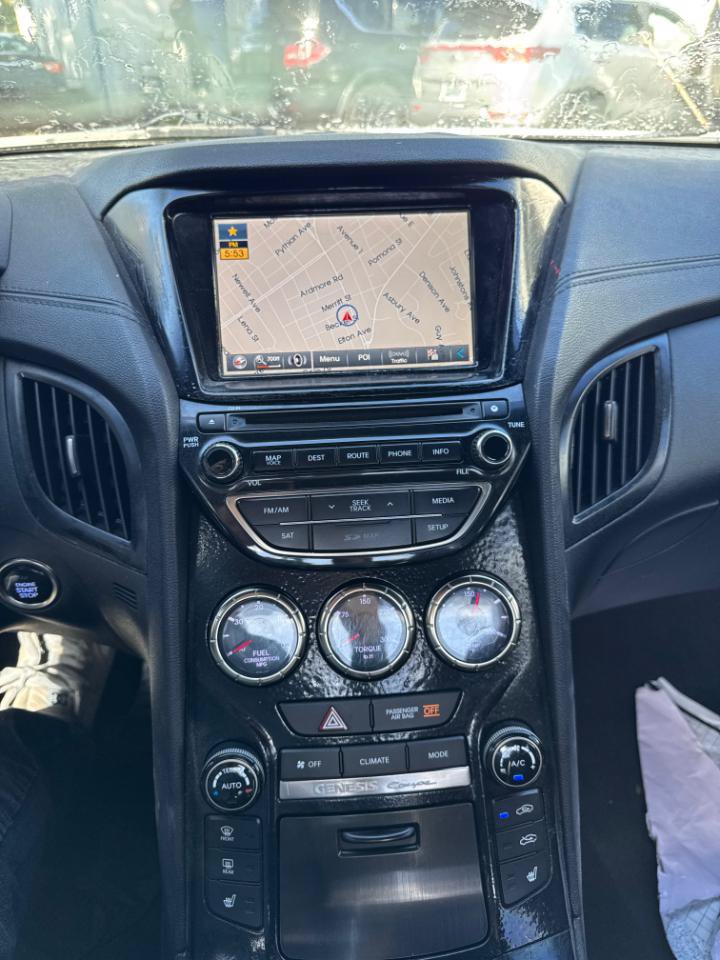 Used 2014 Hyundai Genesis 3.8 RWD image 7