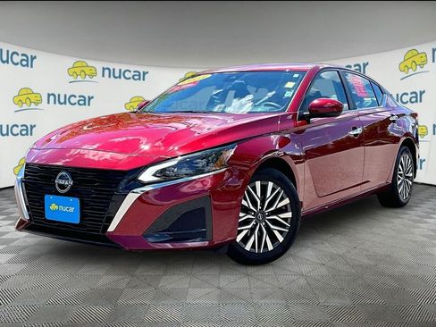 Used 2023 Nissan Altima 2.5 SV AWD/4WD image 3