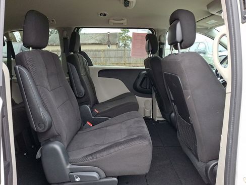 Used 2013 Dodge Grand Caravan SXT w/ UConnect Hands-Free Group image 9