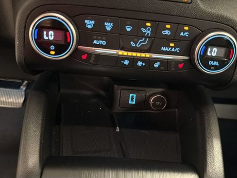 Used 2020 Ford Escape Titanium AWD/4WD image 21