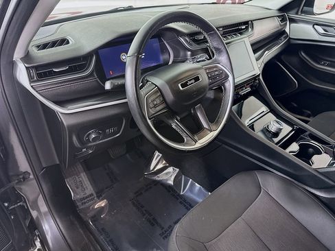 Used 2022 Jeep Grand Cherokee L Laredo w/ Luxury Tech Group I AWD/4WD image 17