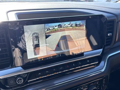 Used 2023 Chevrolet Silverado 1500 High Country w/ Technology Package image 22