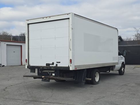 Used 2019 Ford E-350 and Econoline 350 Super Duty w/ Power Windows & Locks Group image 5