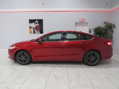 Used 2018 Ford Fusion SE w/ Equipment Group 201A FWD image 6