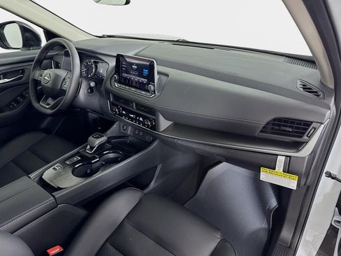 New 2026 Nissan Rogue SV FWD image 29