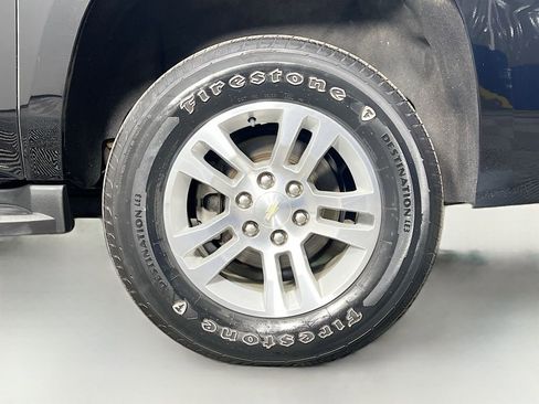 Used 2019 Chevrolet Suburban LT image 32