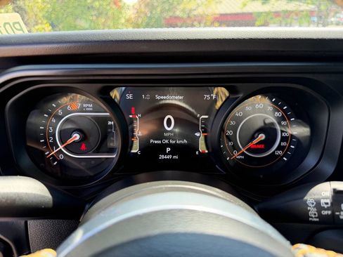 Used 2024 Jeep Wrangler Unlimited Sahara AWD/4WD image 20