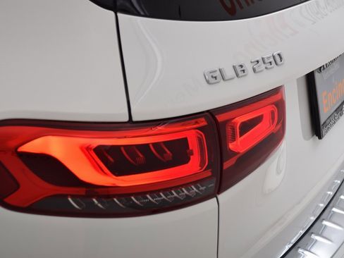 Certified 2022 Mercedes-Benz GLB 250 4MATIC image 12