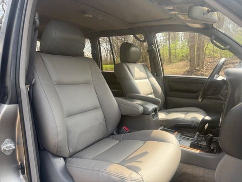 Used 2002 Toyota Land Cruiser image 59