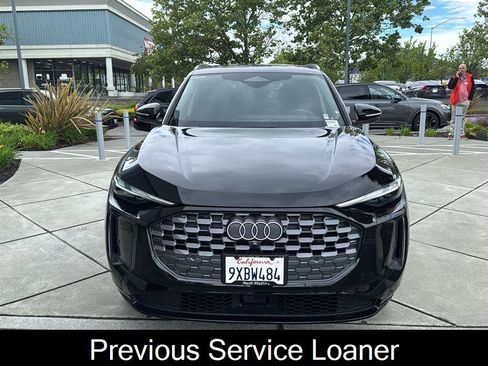 Used 2025 Audi Q5 Premium w/ Convenience Package image 2