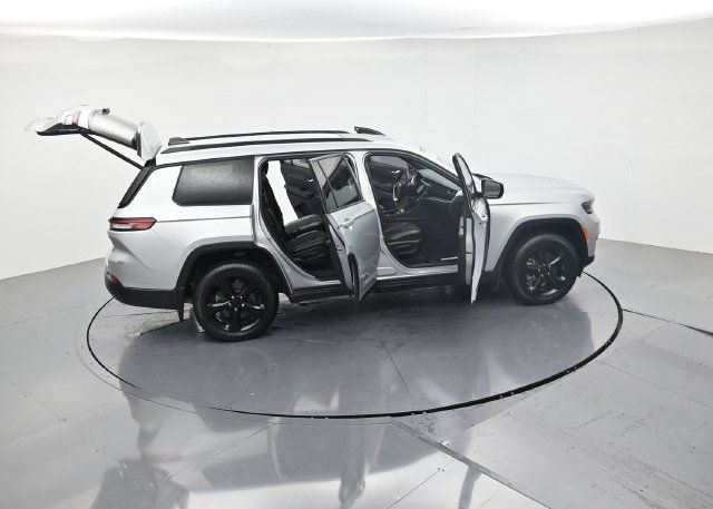 Used 2023 Jeep Grand Cherokee L Altitude AWD/4WD image 48