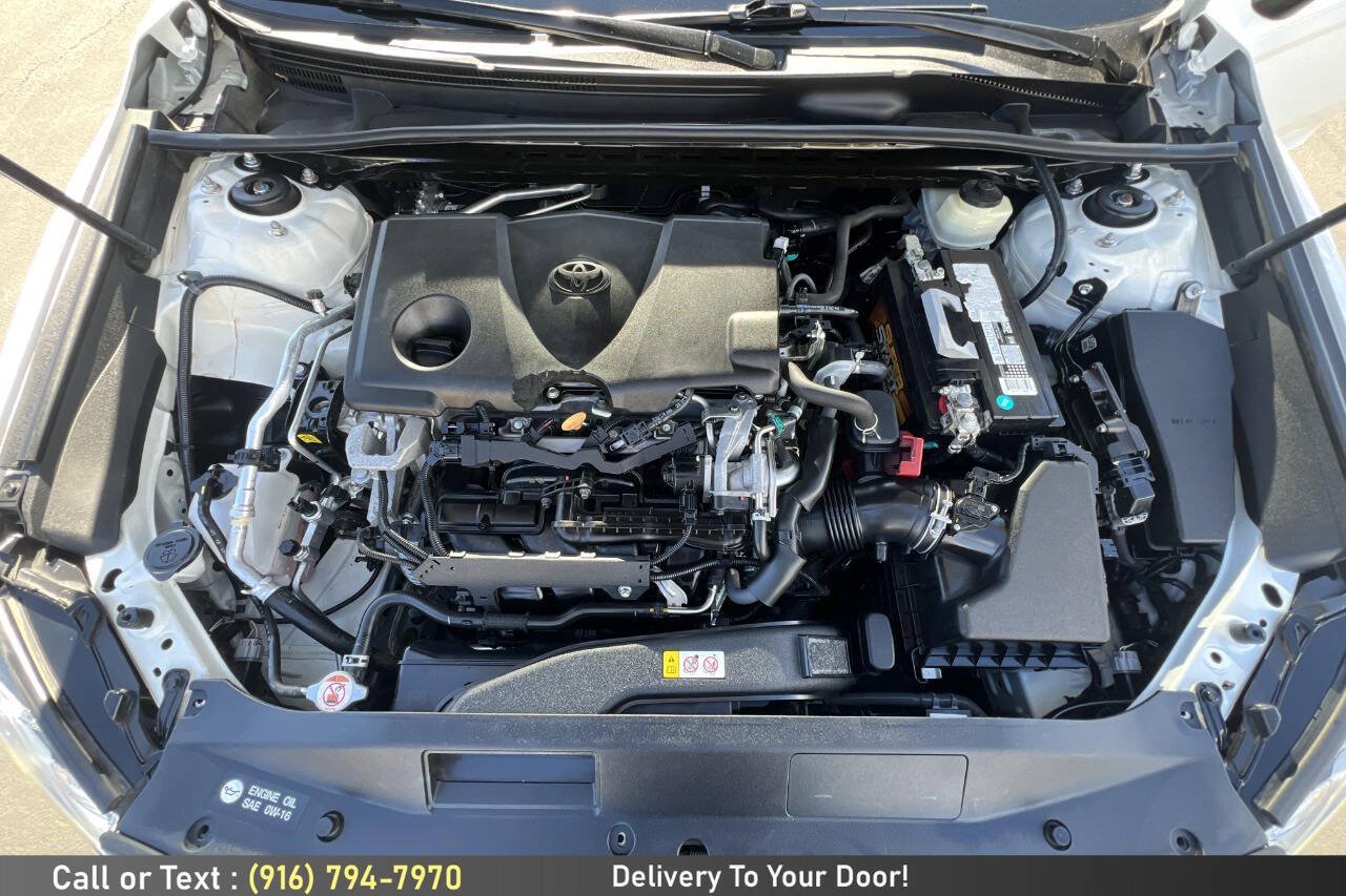 Used 2018 Toyota Camry LE FWD image 12