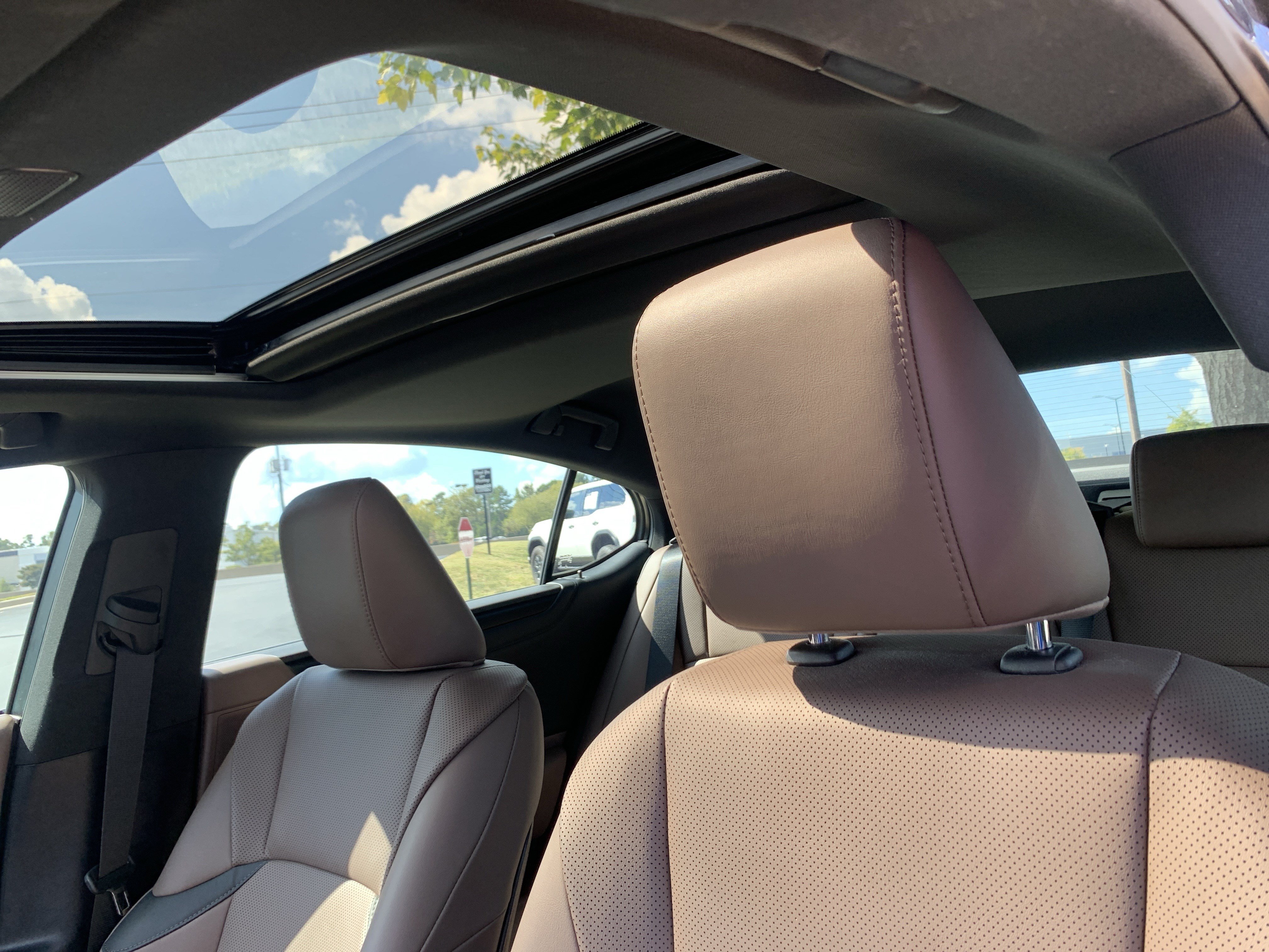 Used 2024 Lexus ES 350 w/ Premium Package FWD image 28