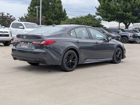 Used 2025 Toyota Camry SE FWD image 6