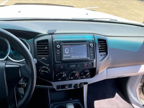 Used 2014 Toyota Tacoma 4x4 Regular Cab image 12