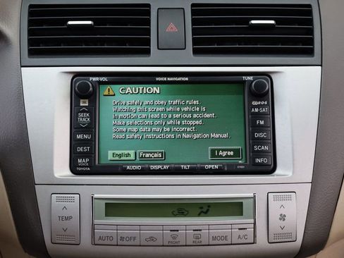 Used 2006 Toyota Solara SLE image 36