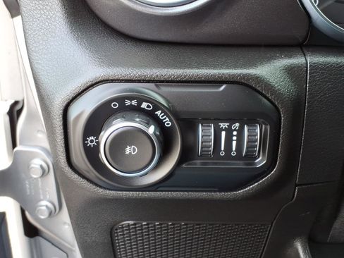 Used 2021 Jeep Wrangler Unlimited Sahara image 17