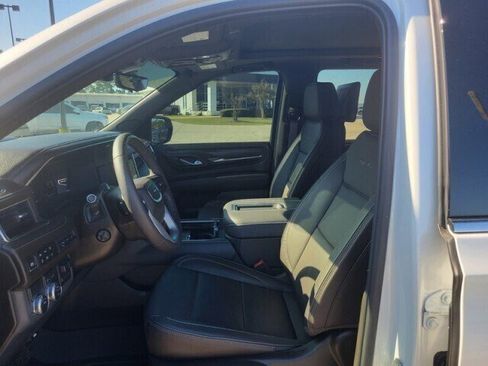 Used 2024 GMC Yukon Denali w/ Advanced Technology Package RWD image 14