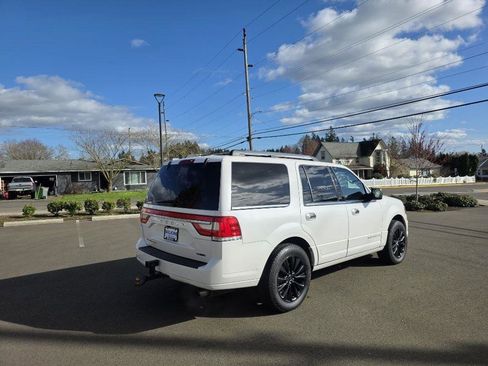 Used 2015 Lincoln Navigator 4WD image 5