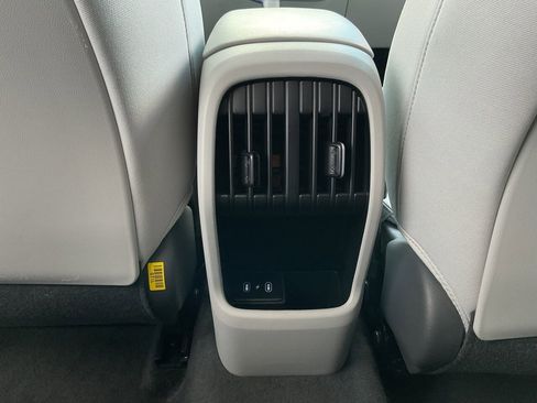 Used 2025 Hyundai Kona SEL image 18