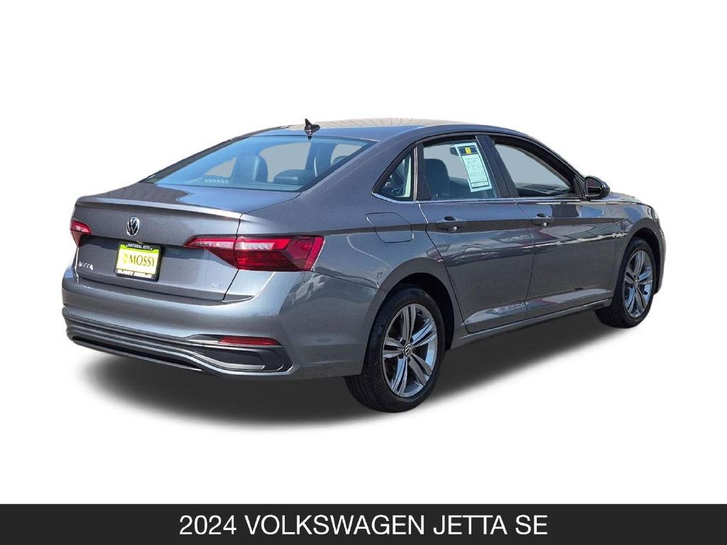 Used 2024 Volkswagen Jetta SE FWD image 9