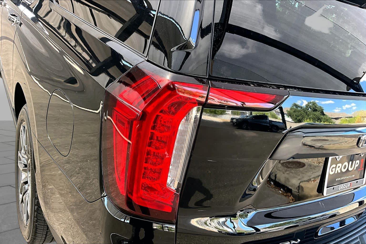 Used 2024 GMC Yukon XL Denali Ultimate AWD/4WD image 29