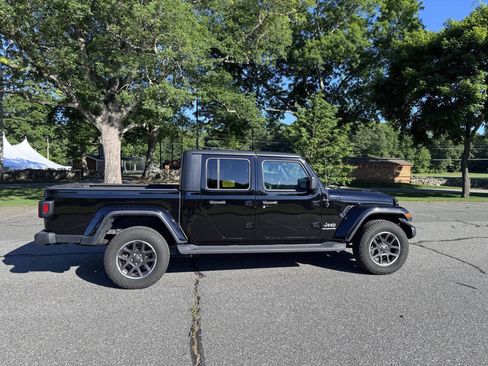 Used 2022 Jeep Gladiator Overland w/ Popular Equipment Package AWD/4WD image 7