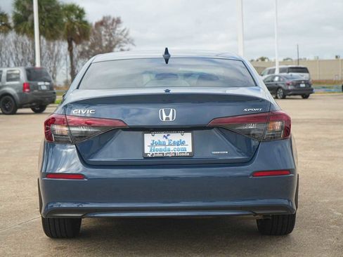 Used 2025 Honda Civic Sport image 5
