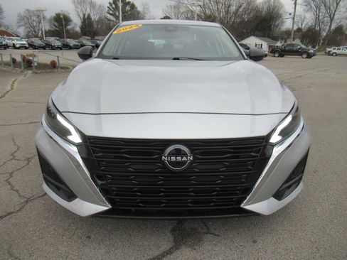 Used 2024 Nissan Altima 2.5 SV image 11