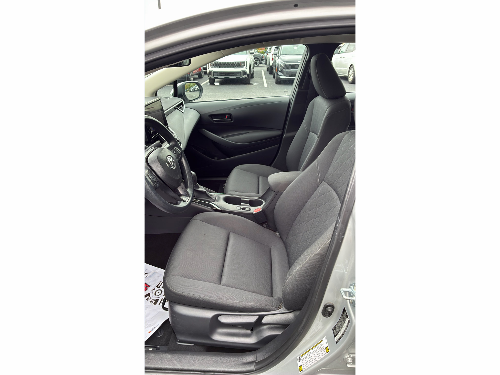 Used 2025 Toyota Corolla LE FWD image 11