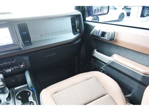 Used 2023 Ford Bronco Outer Banks AWD/4WD image 13
