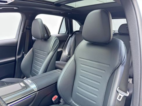 Used 2025 Mercedes-Benz GLC 350e 4MATIC w/ AMG Line image 45