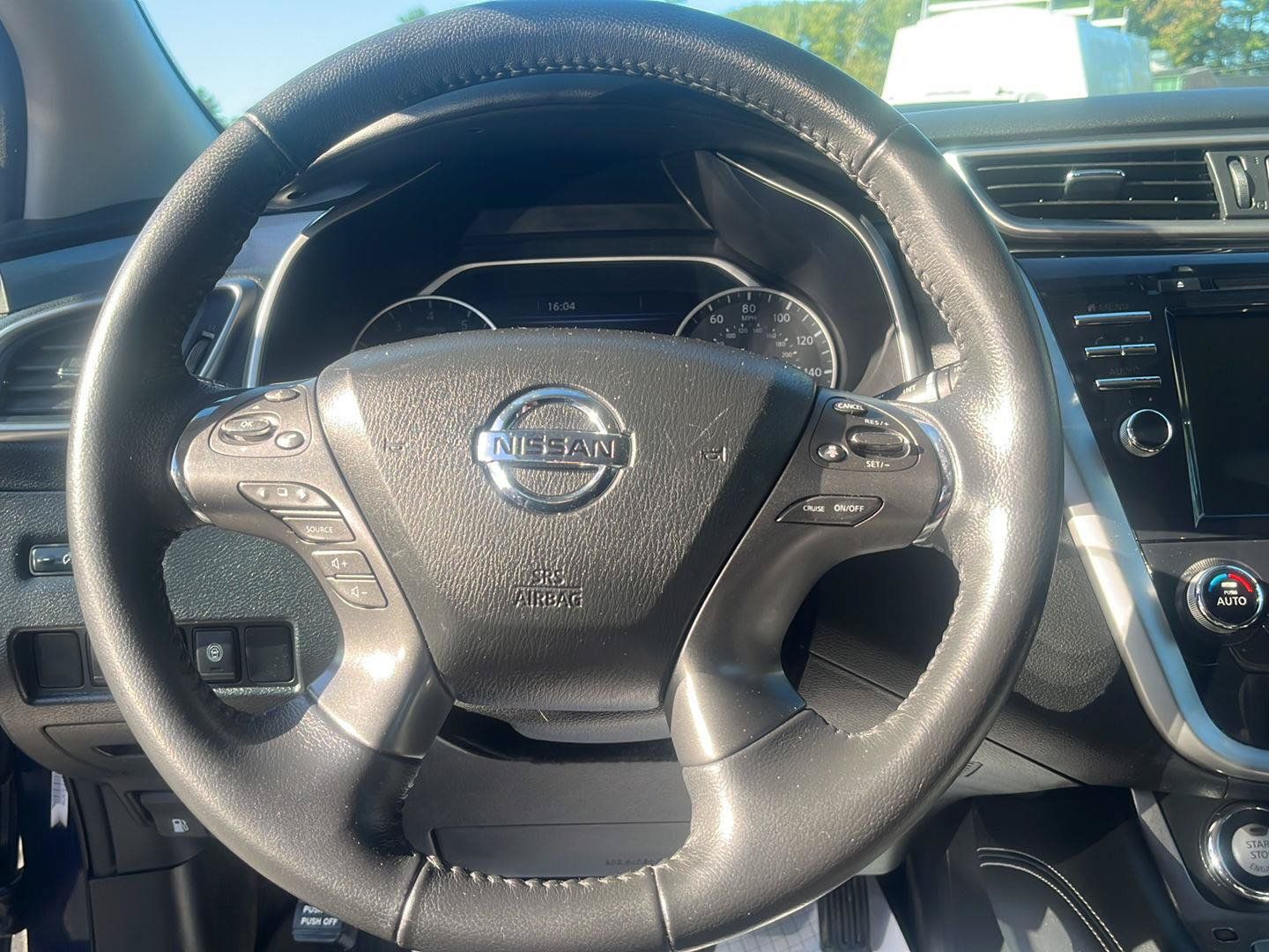 Used 2020 Nissan Murano SV AWD/4WD image 13