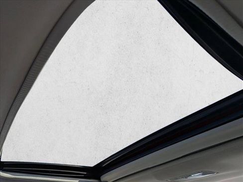 Used 2015 Toyota Corolla LE image 13