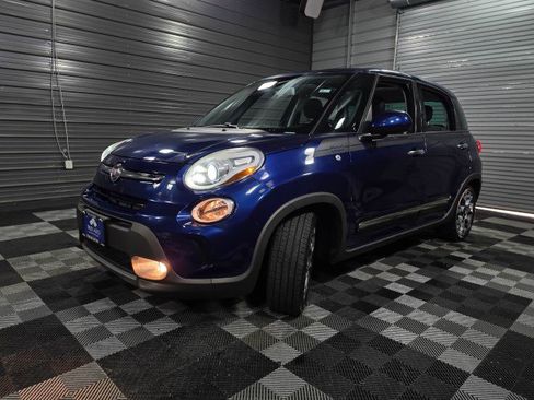 Used 2017 FIAT 500L Trekking w/ Dual-Pane Sunroof Package image 40