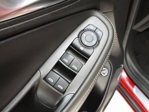 Used 2024 Buick Encore GX Avenir w/ Avenir Convenience Package image 8