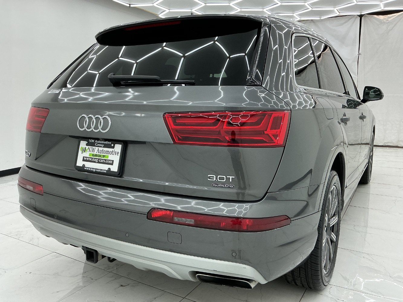 Used 2018 Audi Q7 3.0T Premium Plus w/ Premium Plus Package AWD/4WD image 8