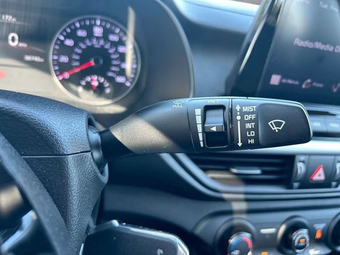 Used 2024 Kia Forte LXS FWD image 17