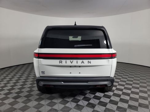 Used 2024 Rivian R1S Adventure AWD/4WD image 4