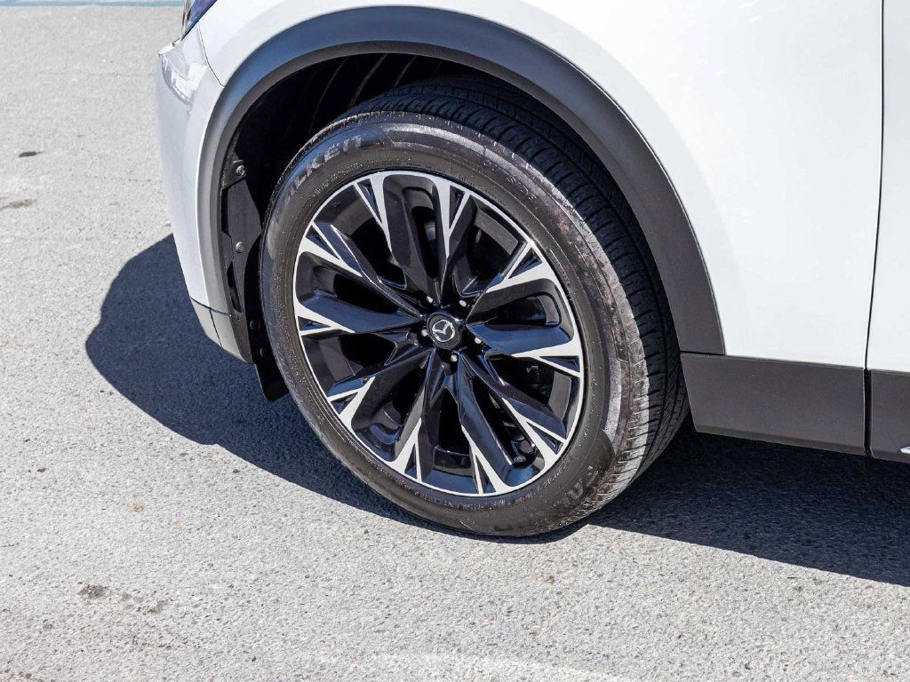 Used 2024 MAZDA CX-90 Plug-In Hybrid w/ Premium Pkg AWD/4WD image 7