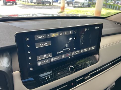 New 2025 Mitsubishi Outlander SE image 7