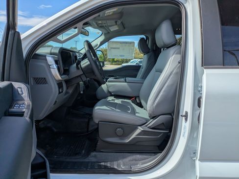 New 2025 Ford F550 4x4 Crew Cab image 12