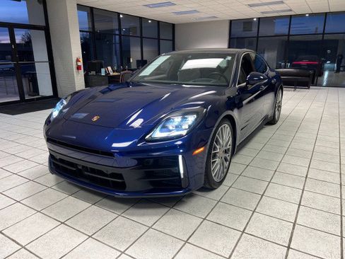 Used 2024 Porsche Panamera 4 image 35