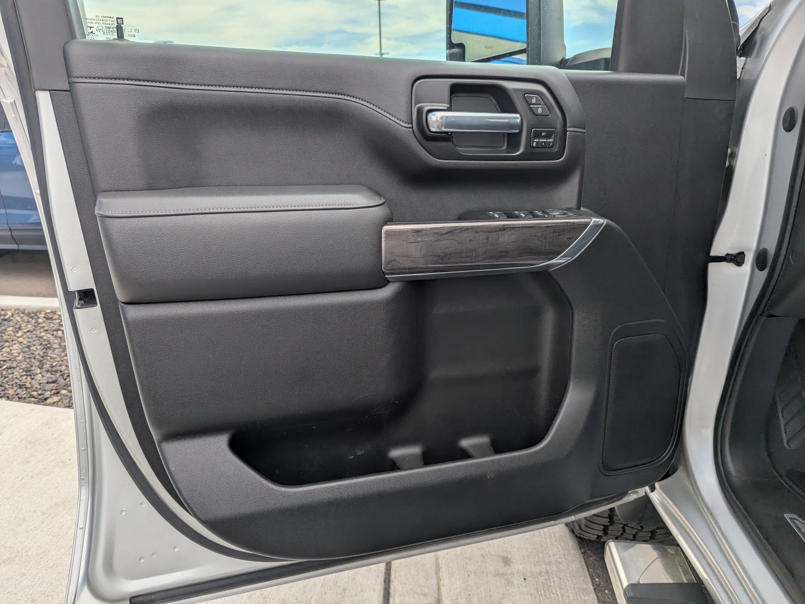 Used 2022 Chevrolet Silverado 3500 LTZ AWD/4WD image 10