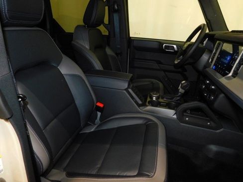 New 2025 Ford Bronco Outer Banks w/ Sasquatch Package image 20