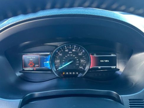 Used 2019 Ford Explorer XLT w/ Equipment Group 202A image 18