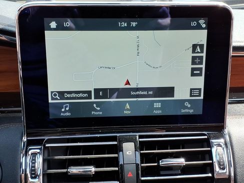 Used 2019 Lincoln Navigator Reserve AWD/4WD image 19
