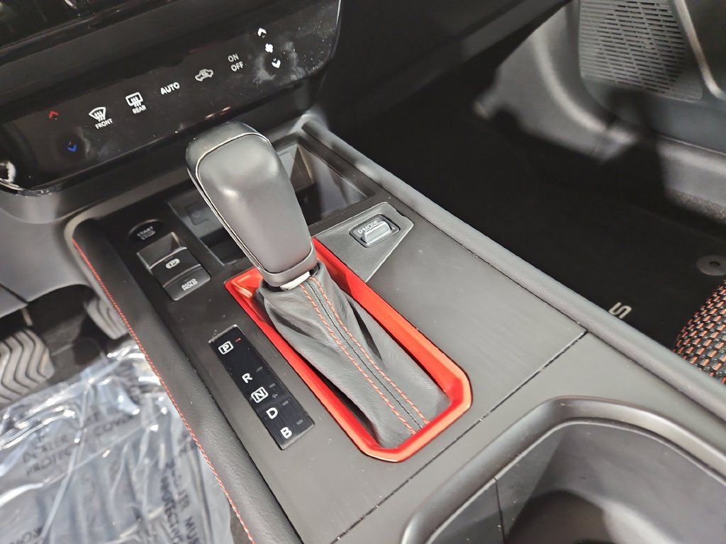 Certified 2025 Nissan Kicks SR FWD image 24