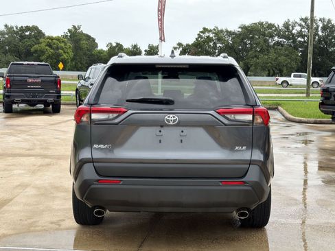 Used 2021 Toyota RAV4 XLE Premium FWD image 10