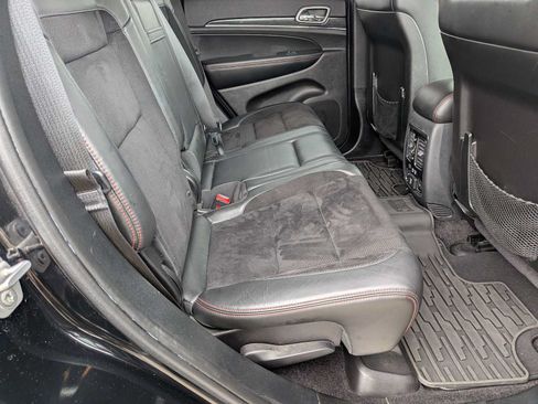 Used 2018 Jeep Grand Cherokee Trailhawk AWD/4WD image 18